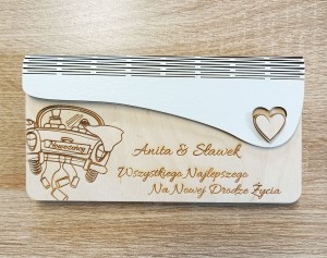 Elegancka koperta drewniana na pieniądze, voucher. Ślubna wzór 2
